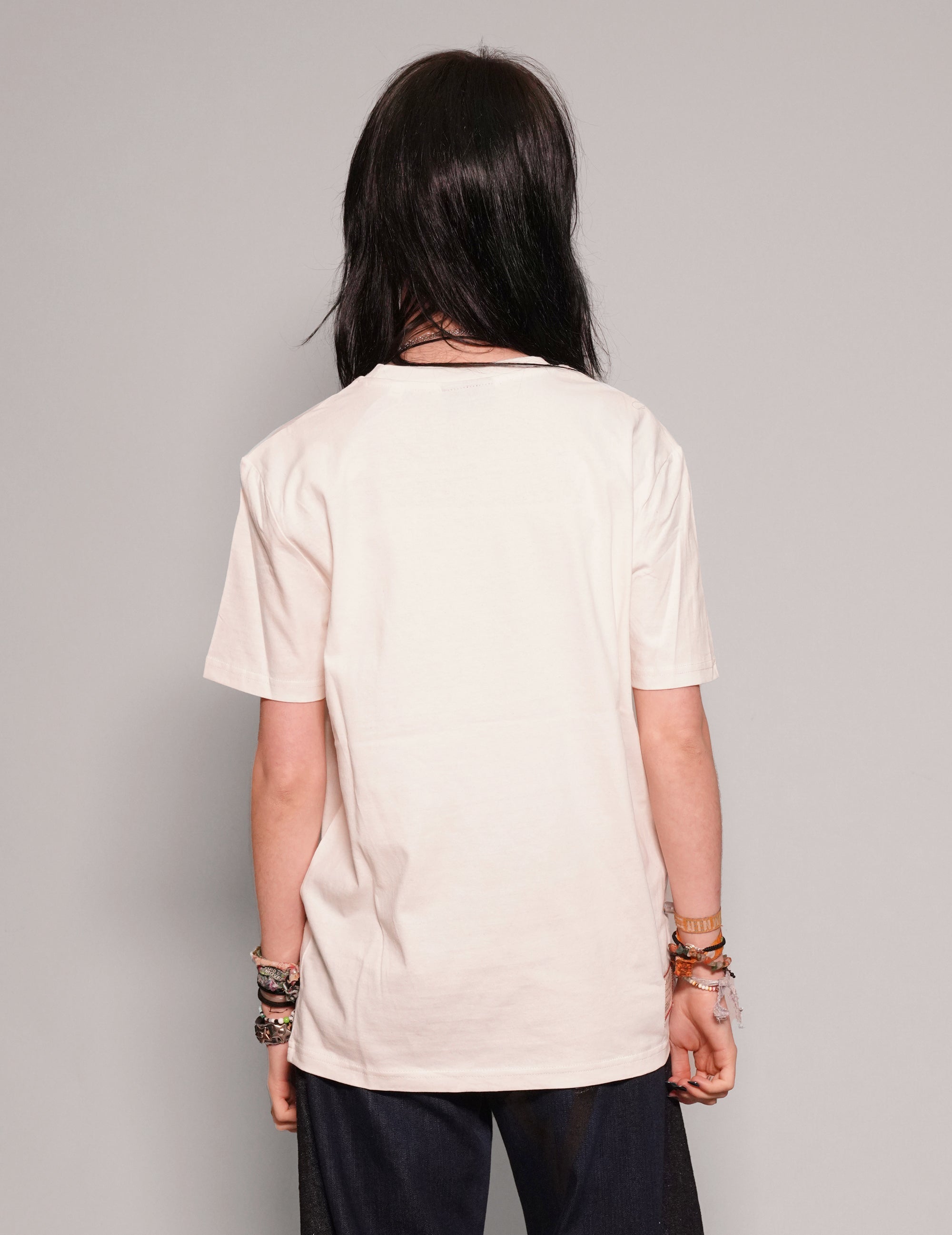 'Love Your Idols' T-Shirt in Ecru