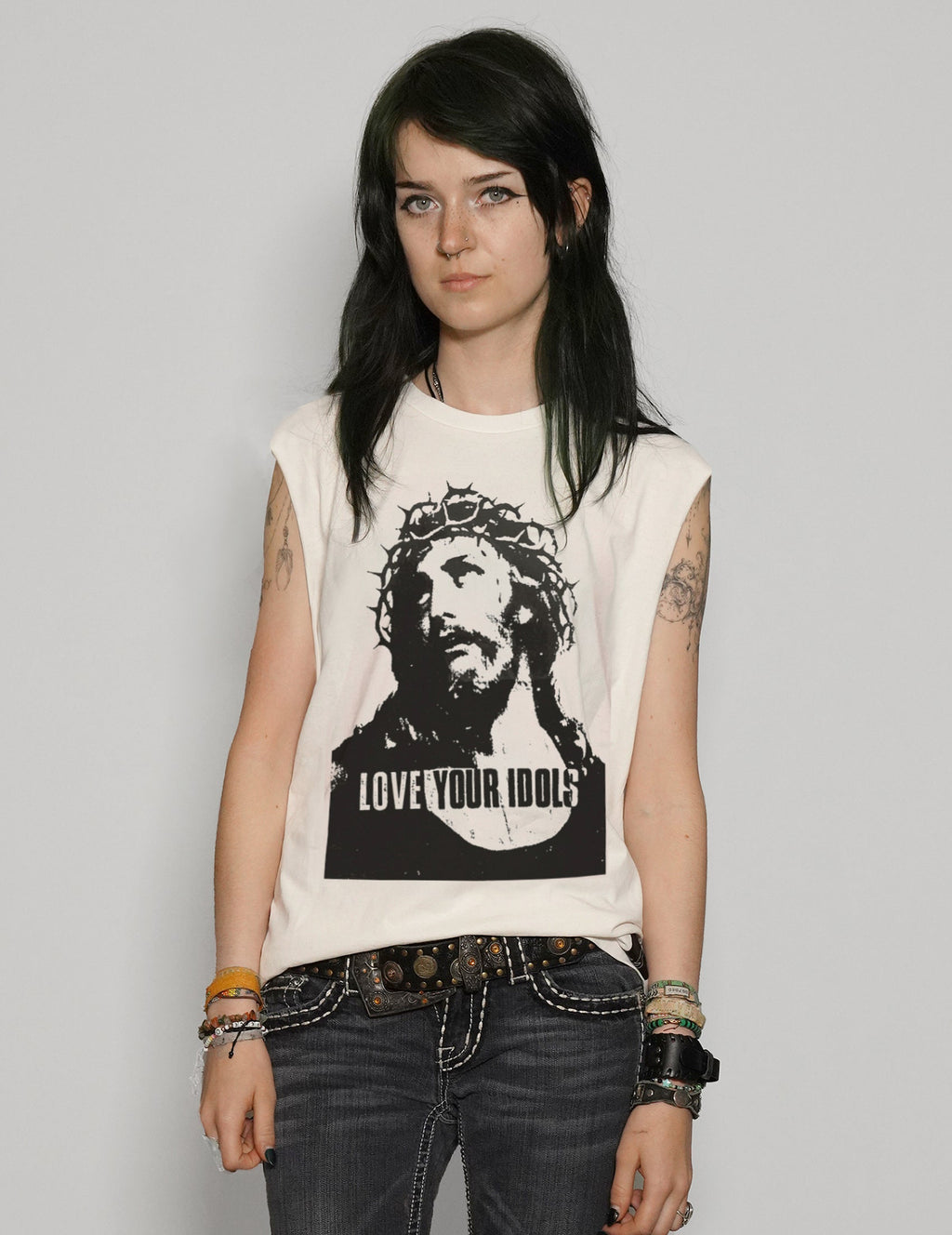 'Love Your Idols' Vest in Ecru