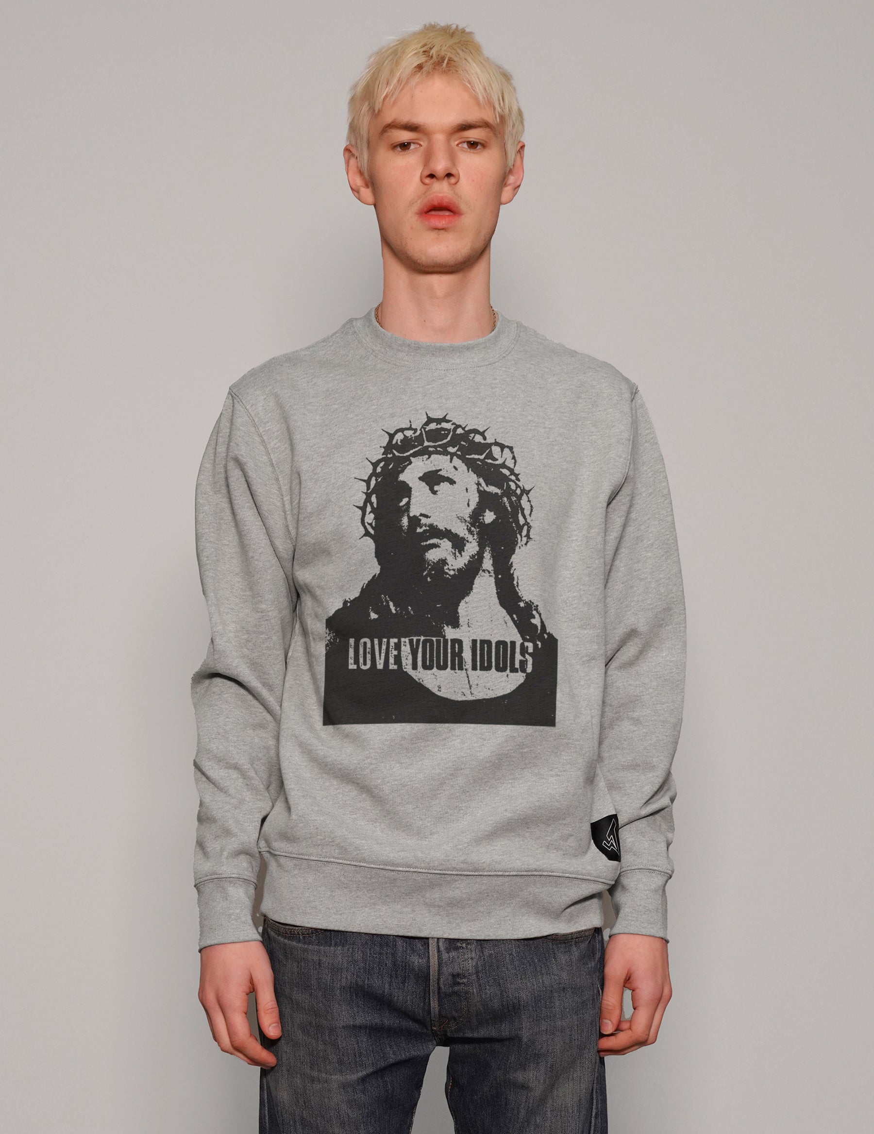 "Love Your Idols" Sweatshirt in Grey