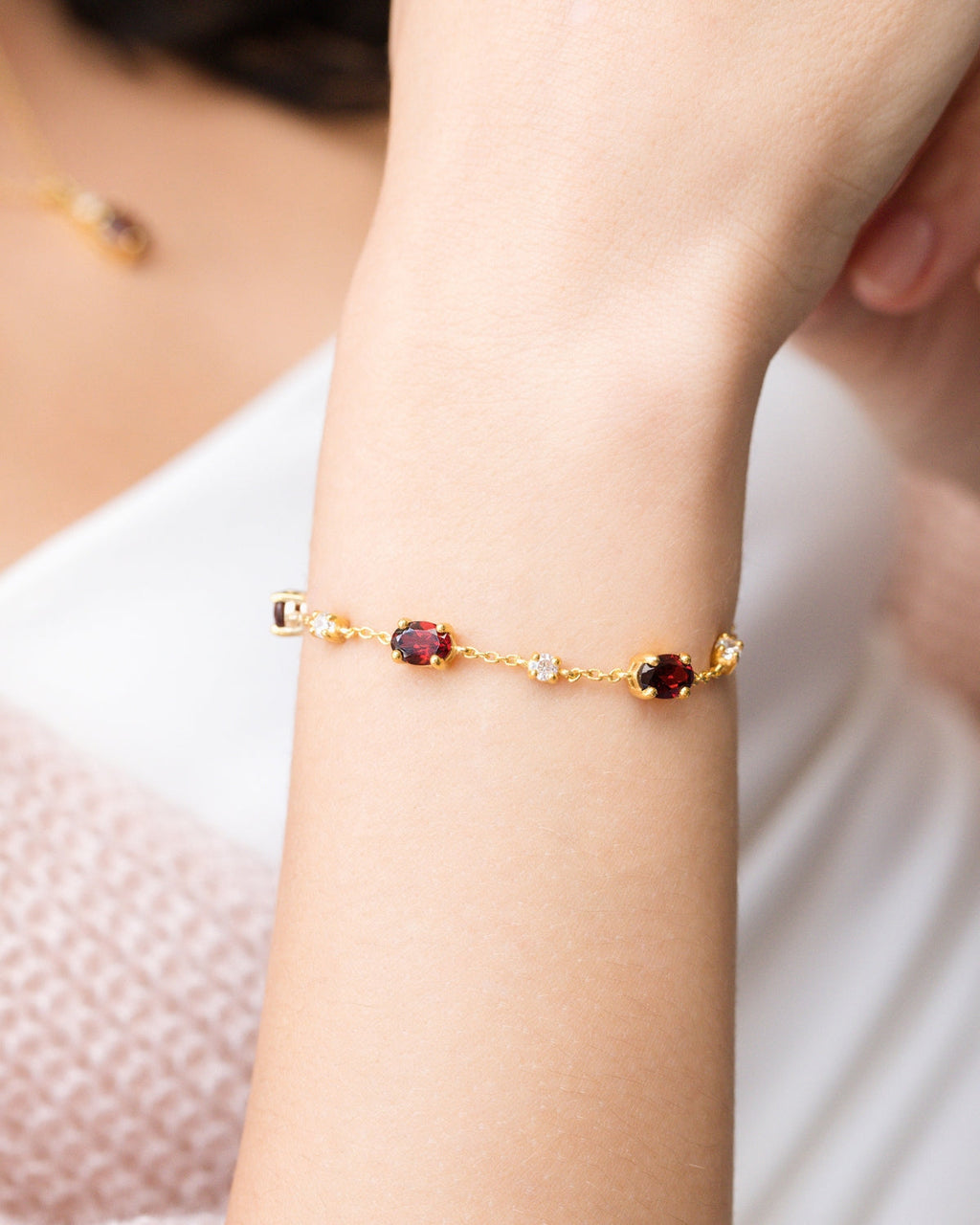Garnet Bracelet in 18k Gold Vermeil