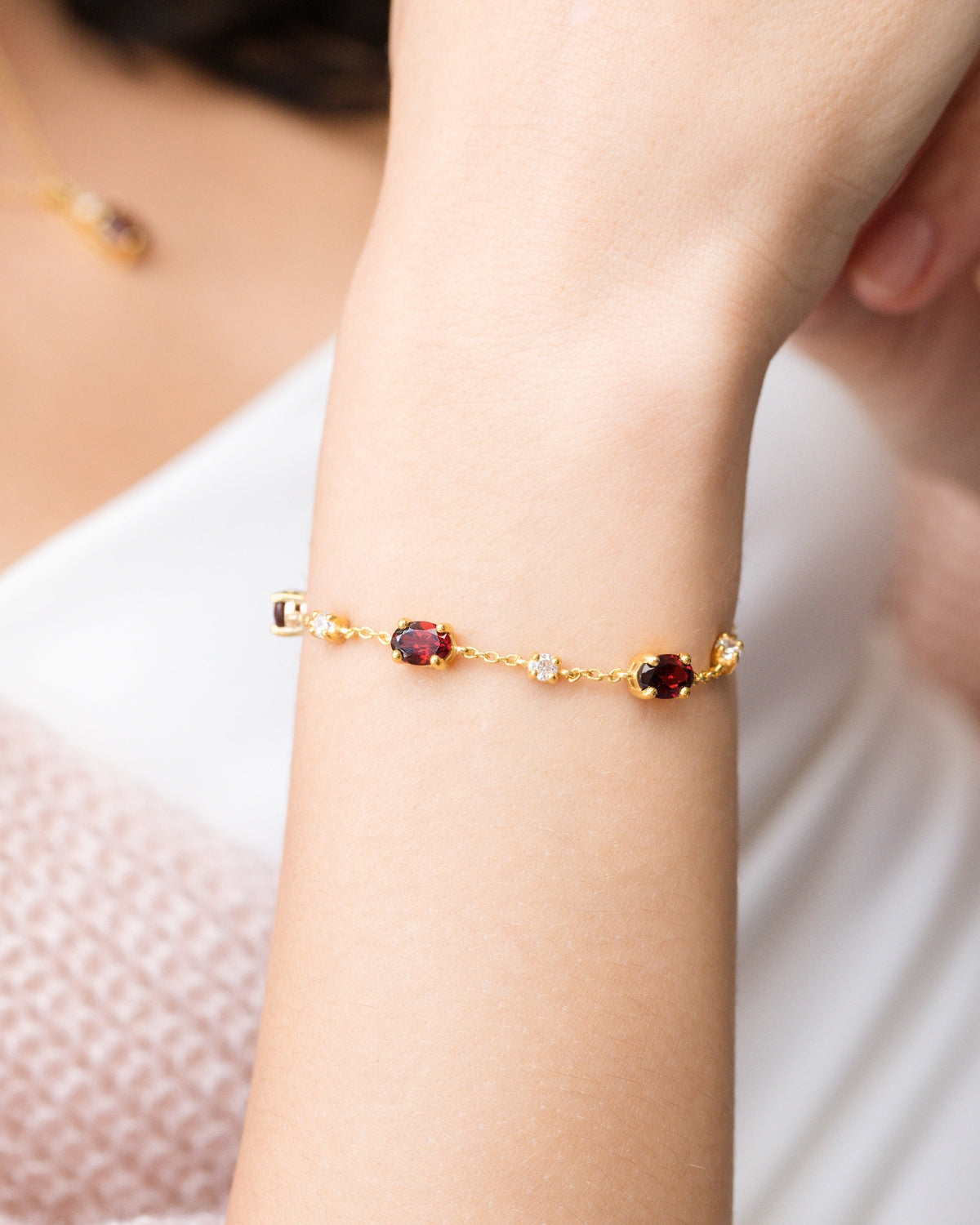 Garnet Bracelet in 18k Gold Vermeil