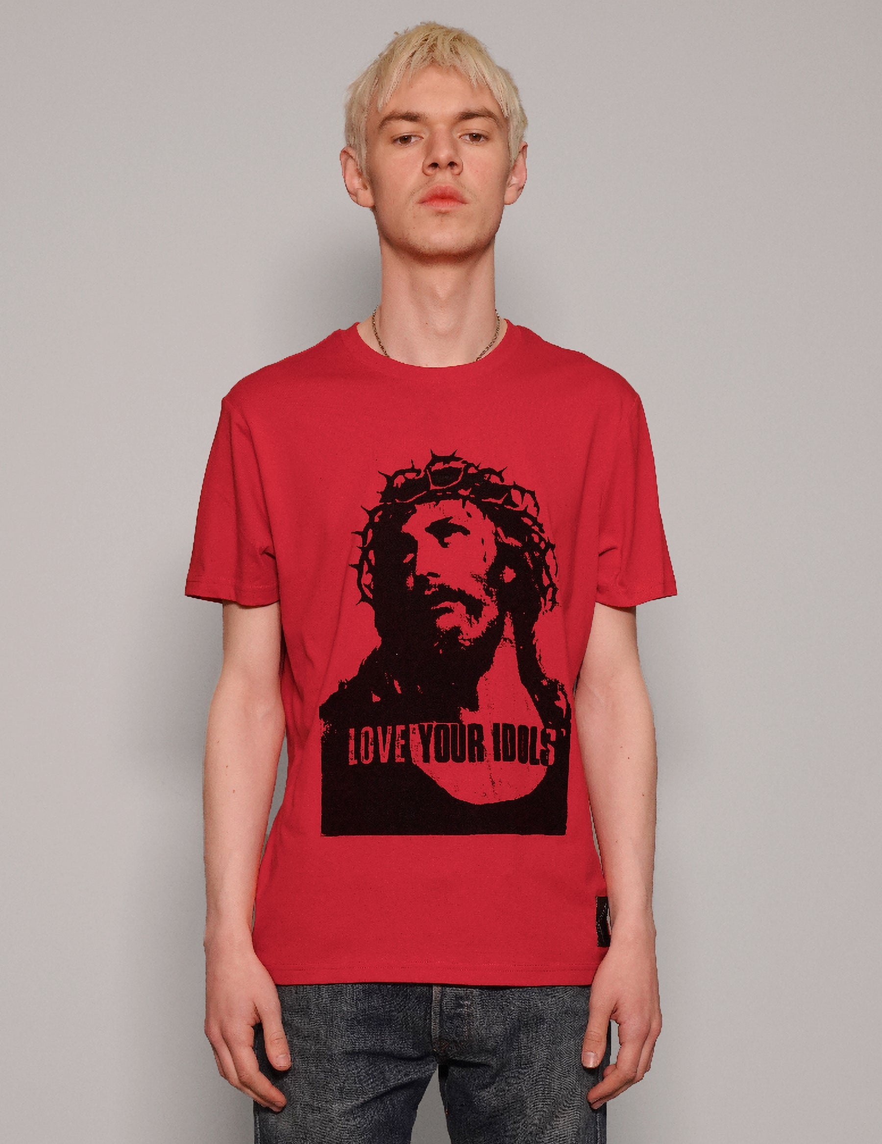 'Love Your Idols' Tee in Red