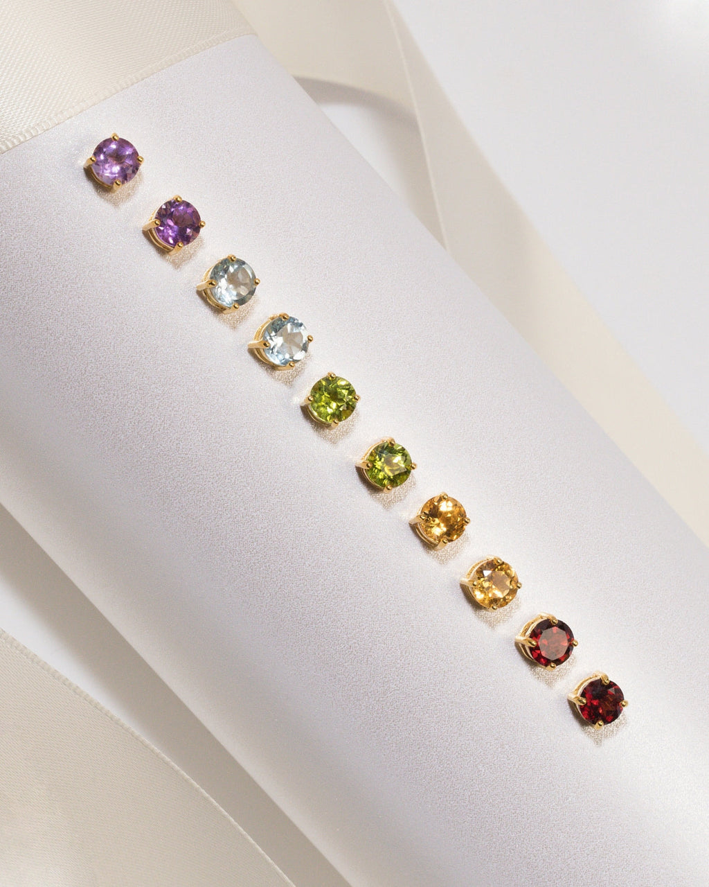 Lavender Amethyst Round Stud Earrings 6 mm in 18k Gold Vermeil