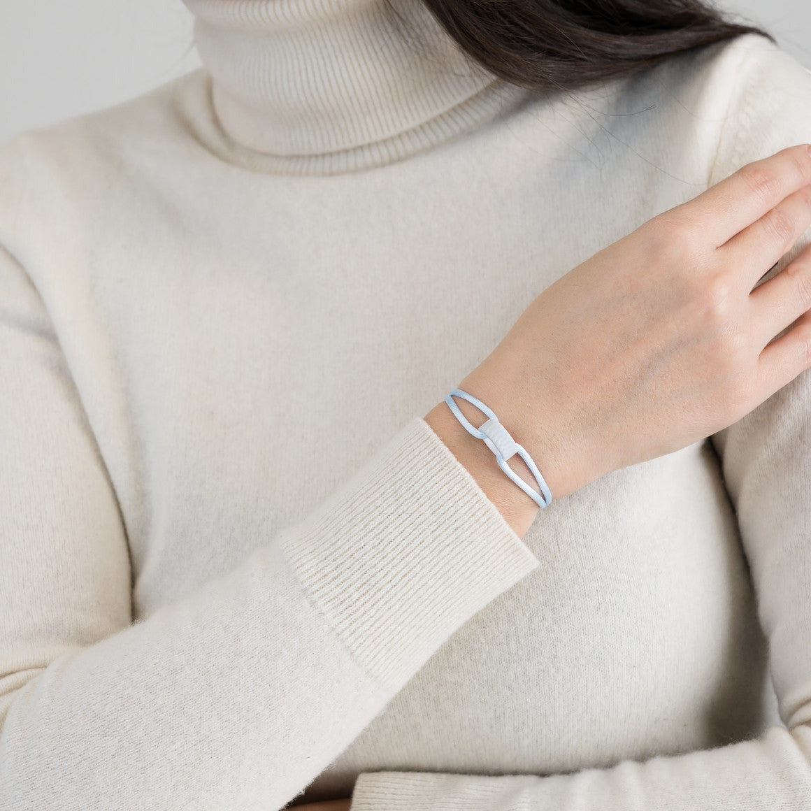 Snow Regent Cord Bracelet