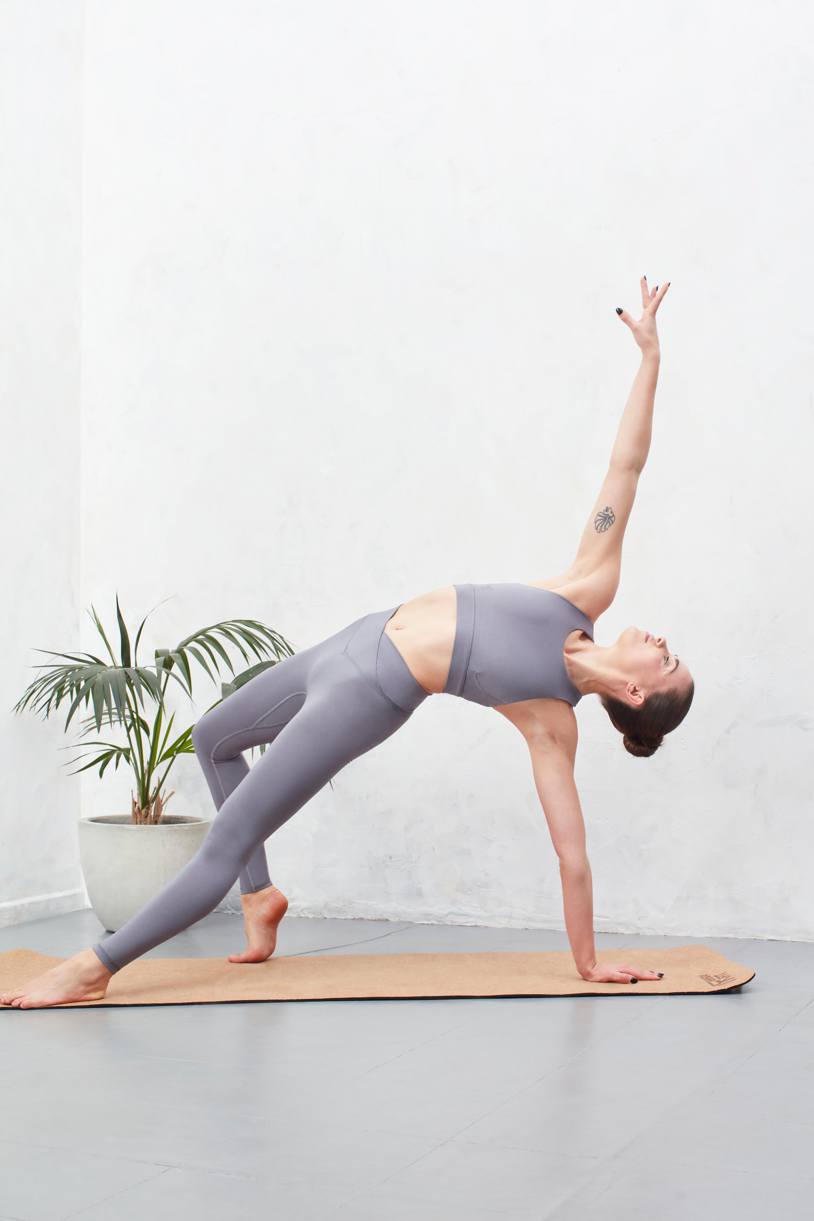 High Neck Sports Bra - Pearl Grey