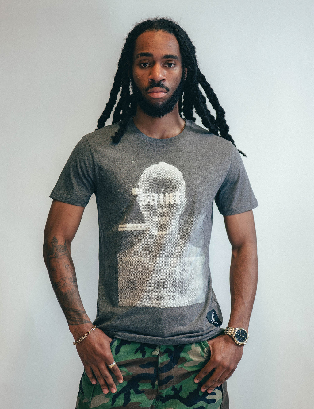 'Saint' T-Shirt in Grey