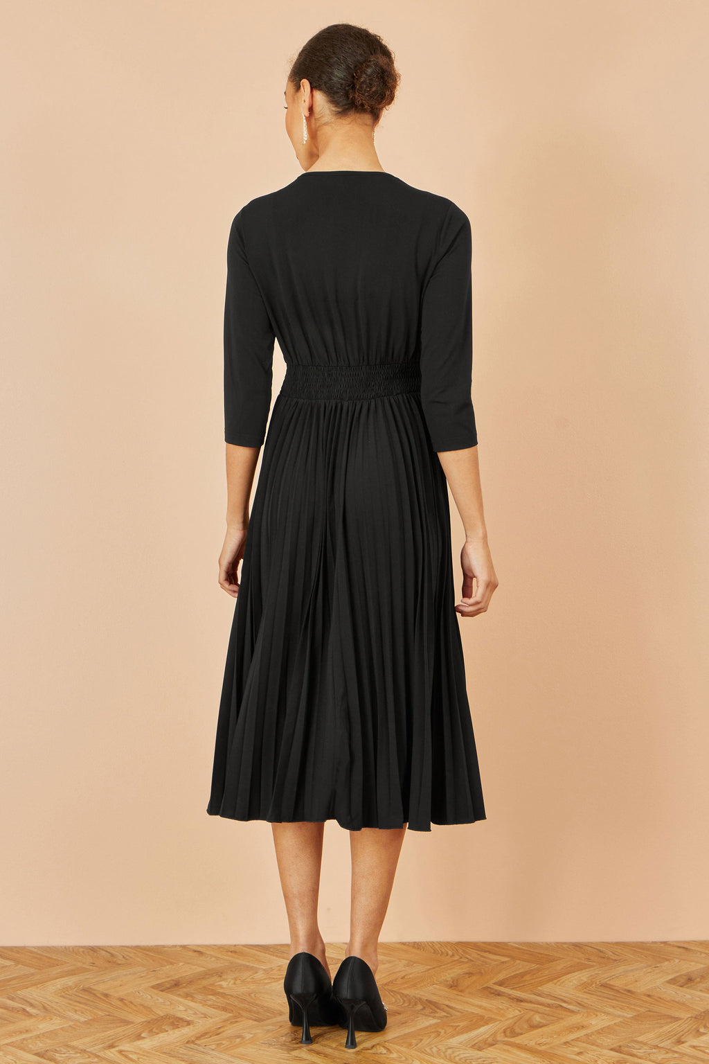 Yumi Black Jersey Knot Waist Pleated Midi Dress