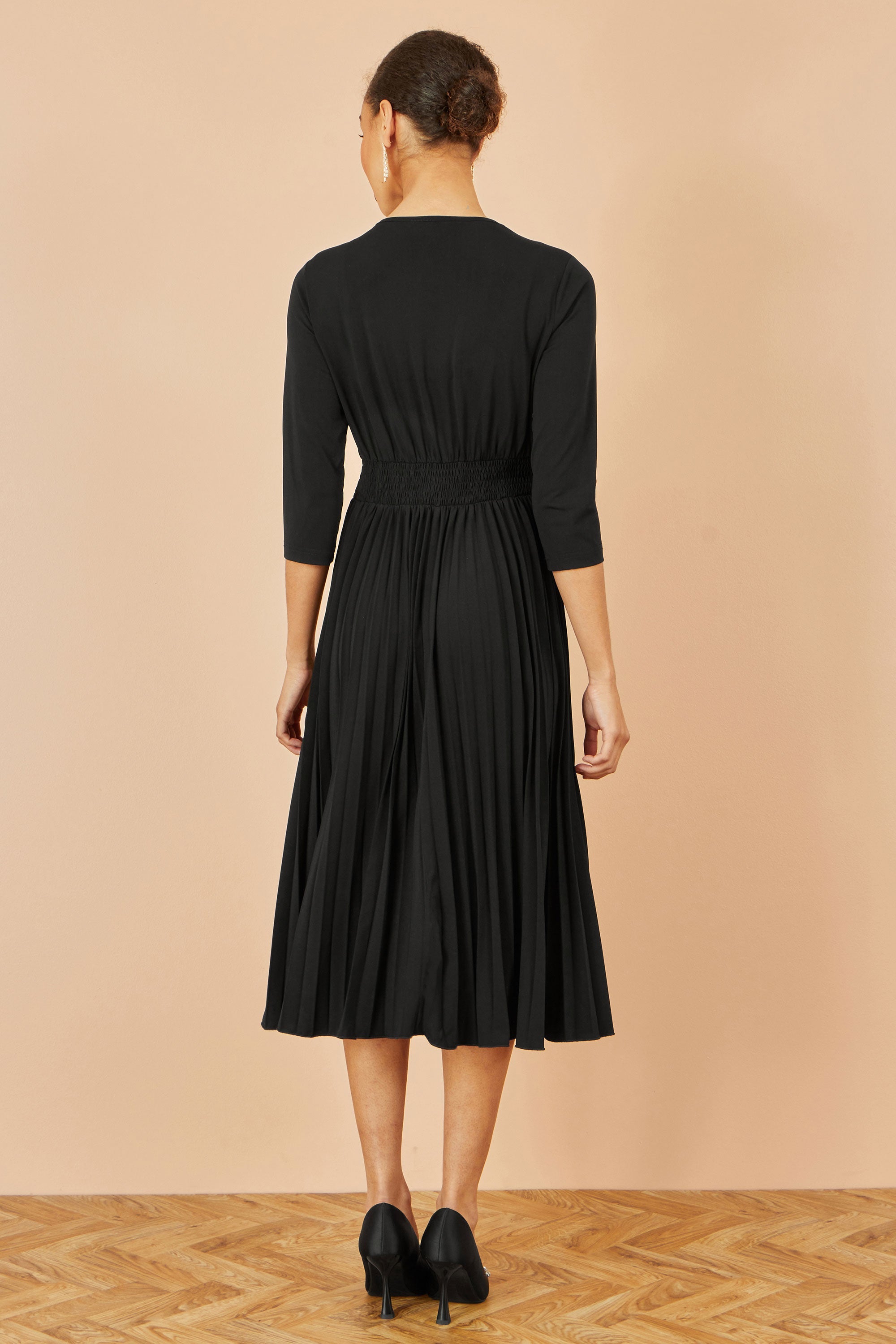 Yumi Black Jersey Knot Waist Pleated Midi Dress