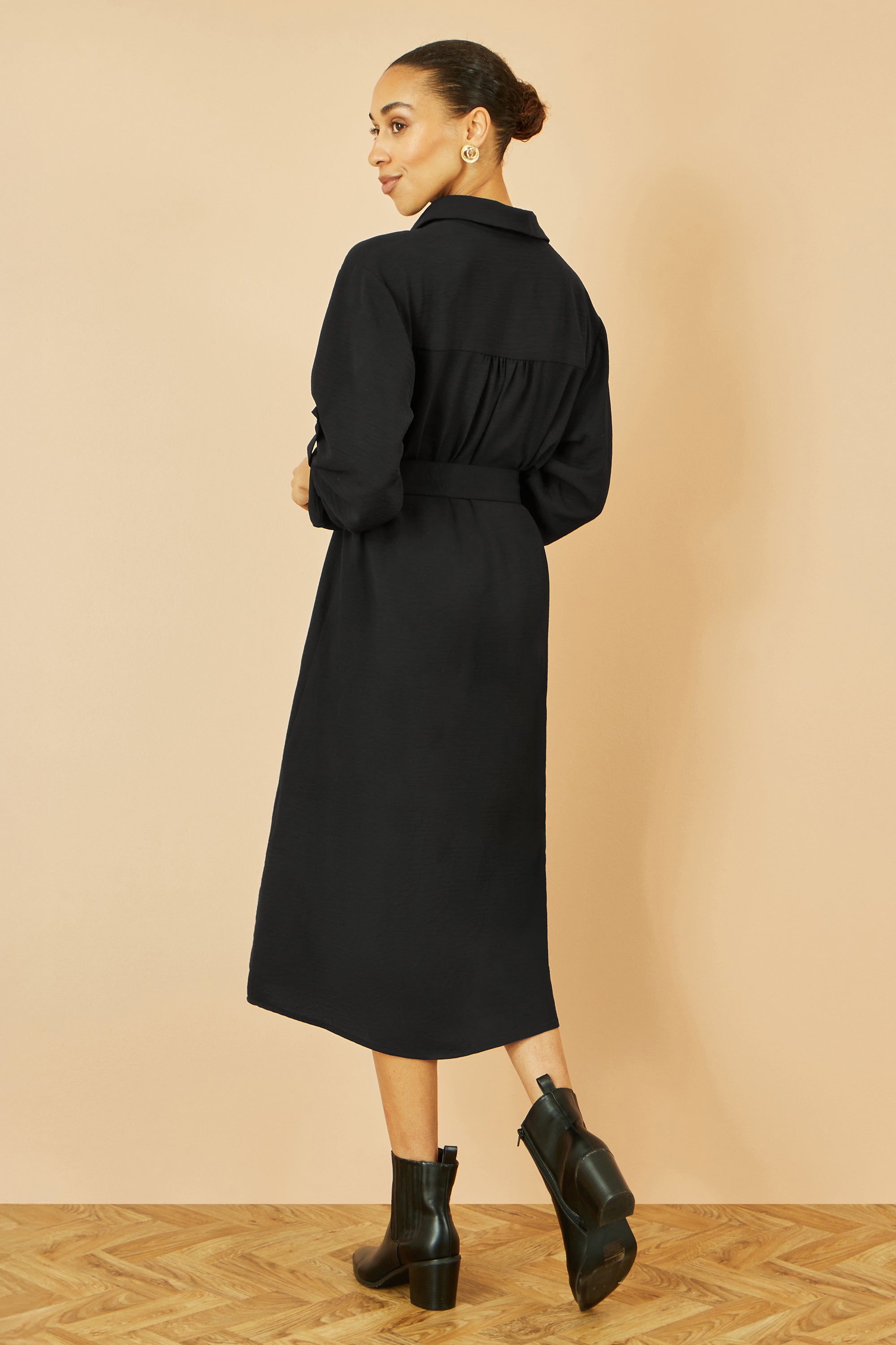 Yumi Black Stretch Midi Shirt Dress