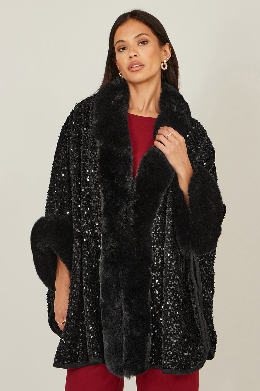 Yumi Black Sequin Cape with Faux Fur Trim and Lining