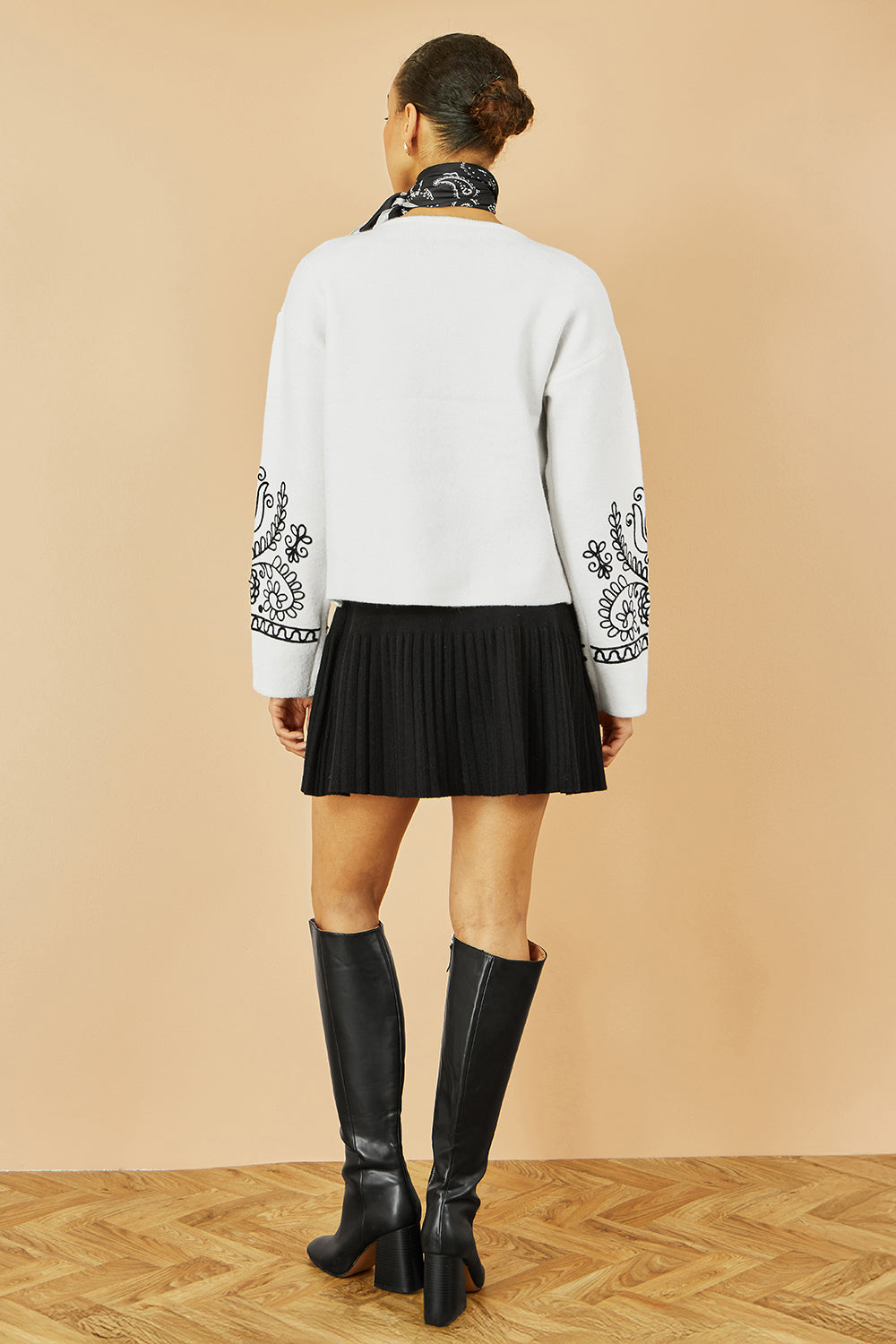 Yumi Black Knitted Pleated Mini Skirt