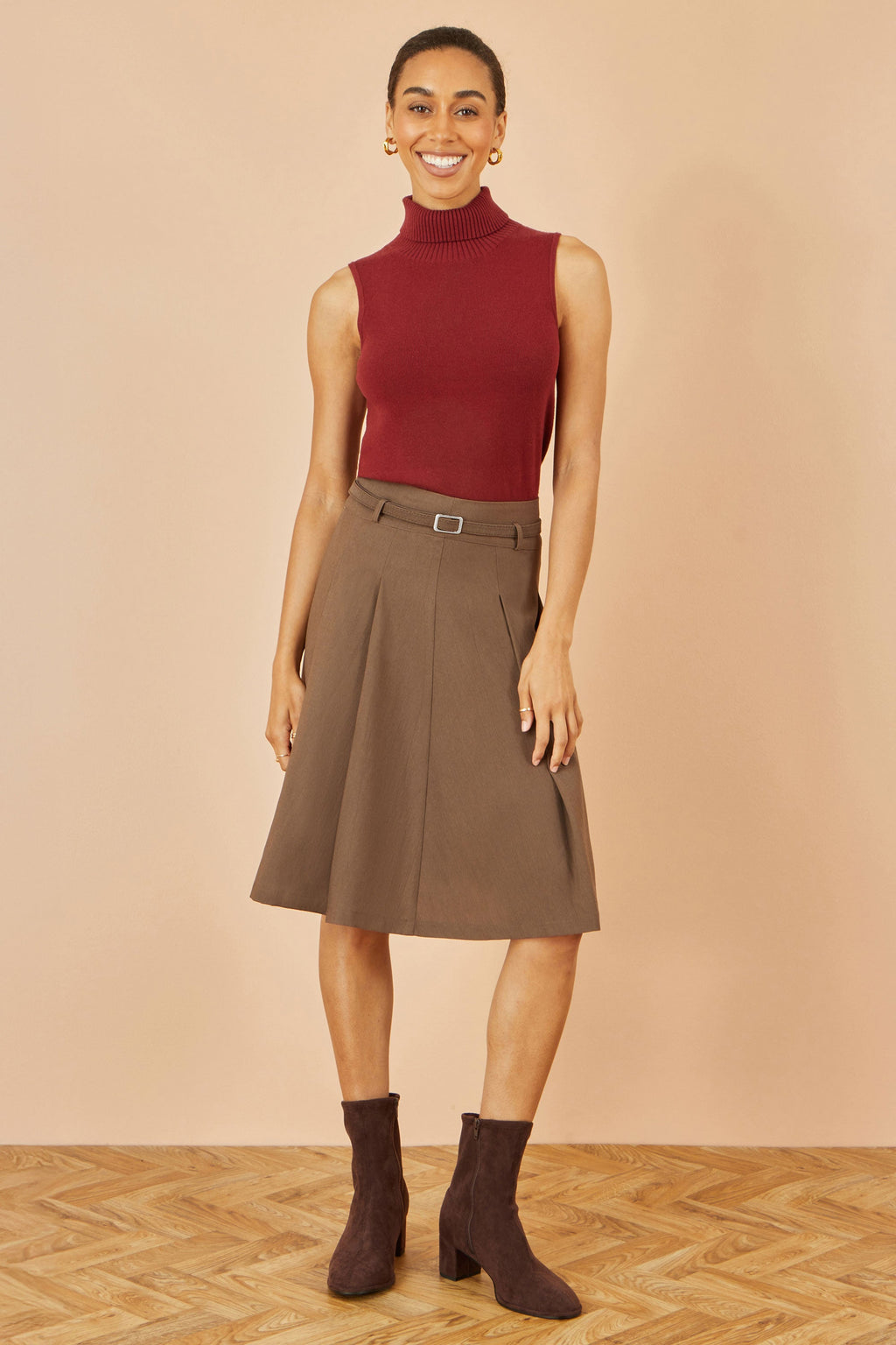 Yumi Brown Pleated Midi Skirt With Matching Belt