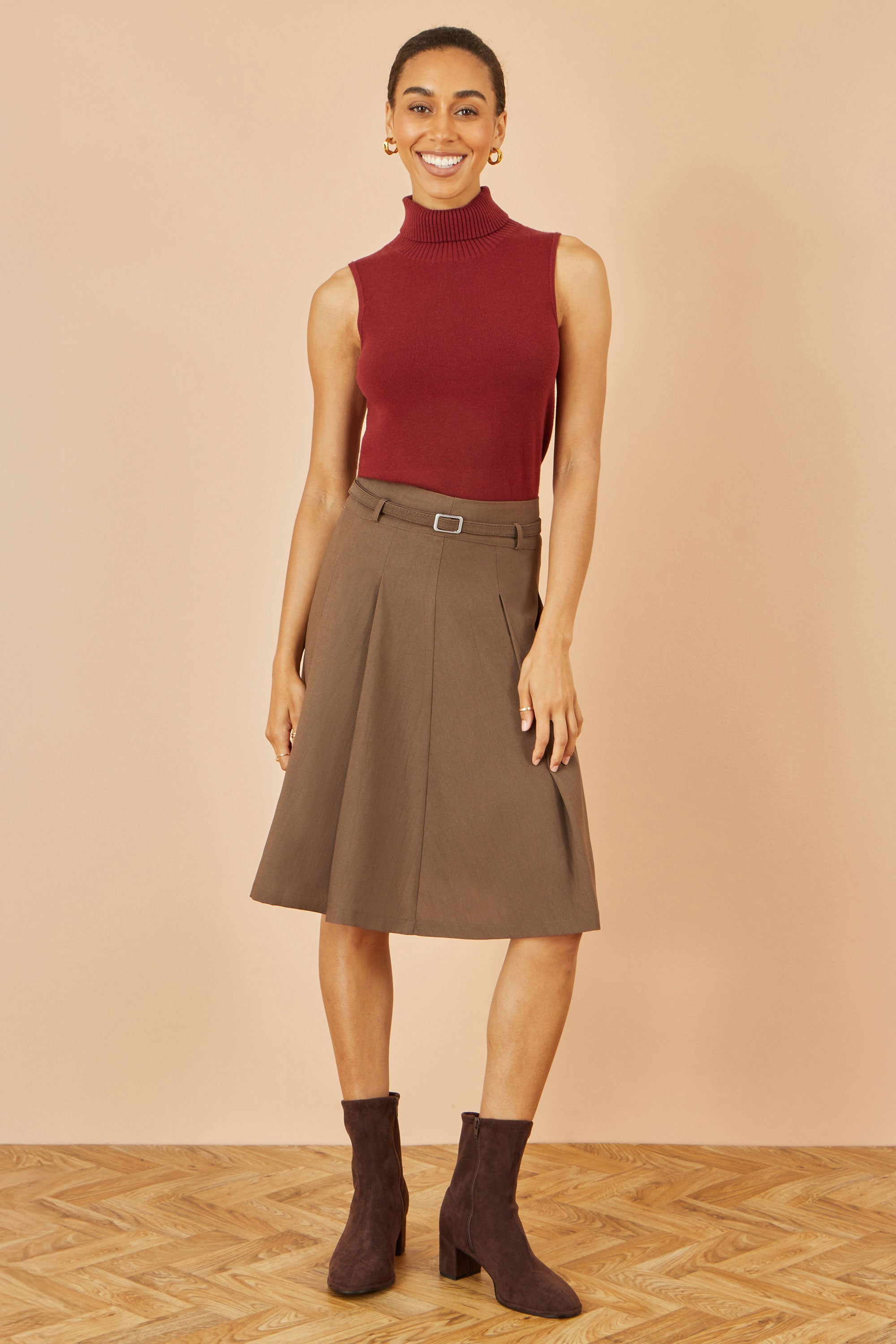 Yumi Brown Pleated Midi Skirt With Matching Belt