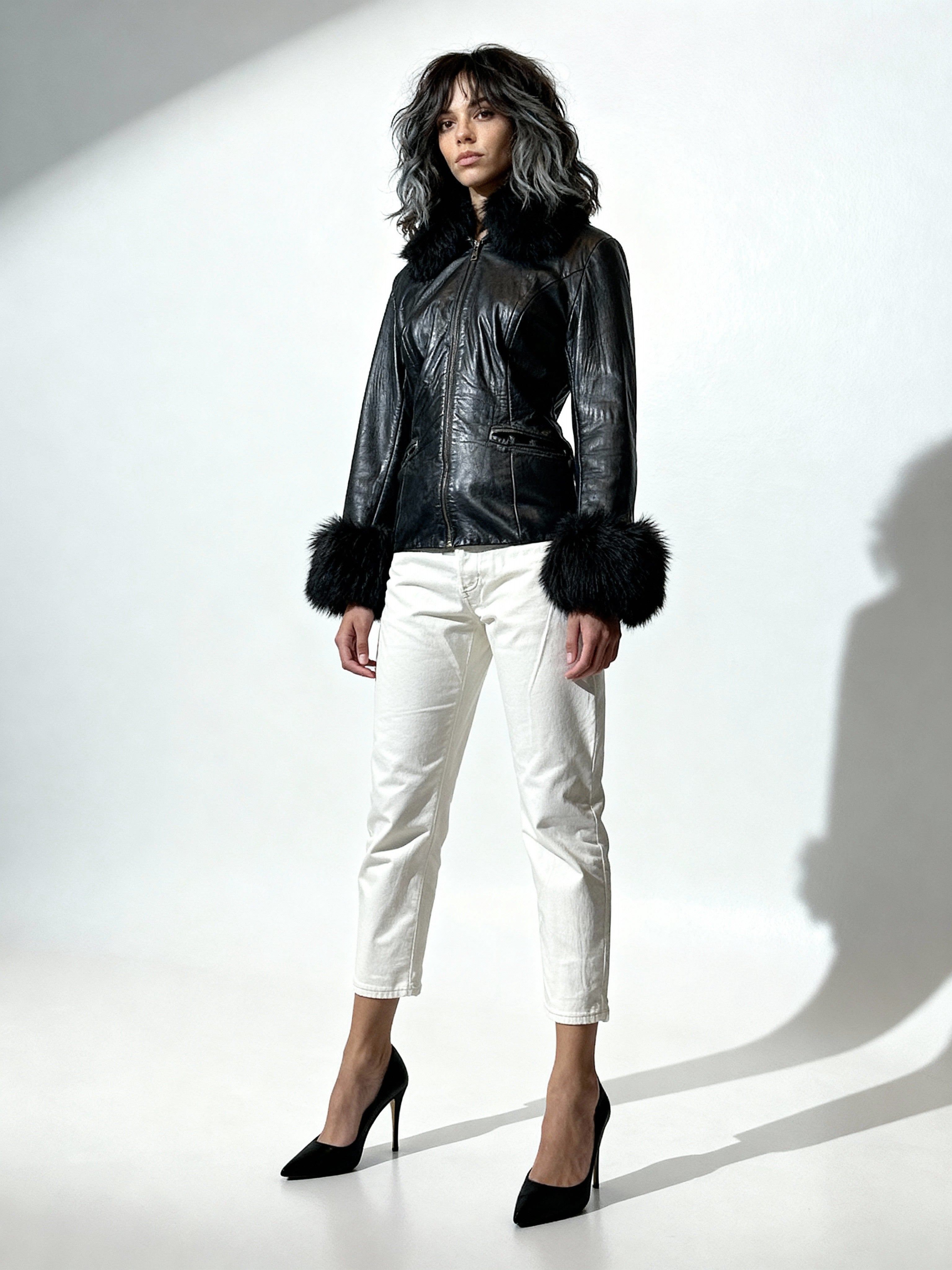 Super Cute Original Vintage 1980's Black Leather & Sheepskin Coat UK 8 - 12